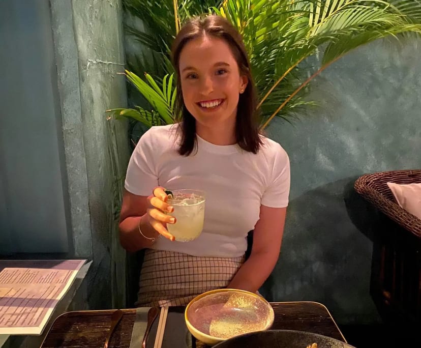 Jenna (24), $400, Non-smoker, No pets, and No children