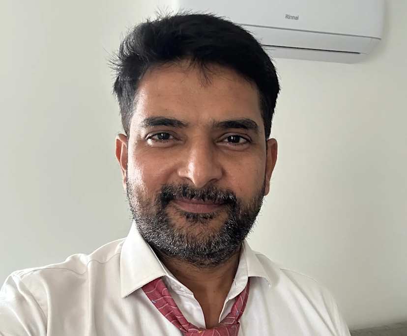 Barry (45), $275, LGBTQIA+, Non-smoker, No pets, and No children