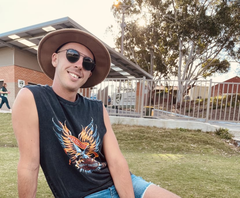 Zak (29), $400, Non-smoker, No pets, No children, and LGBTQIA+