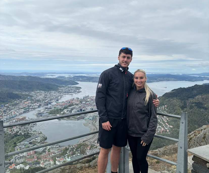 Elouise (24) and Sam (24), $400, 