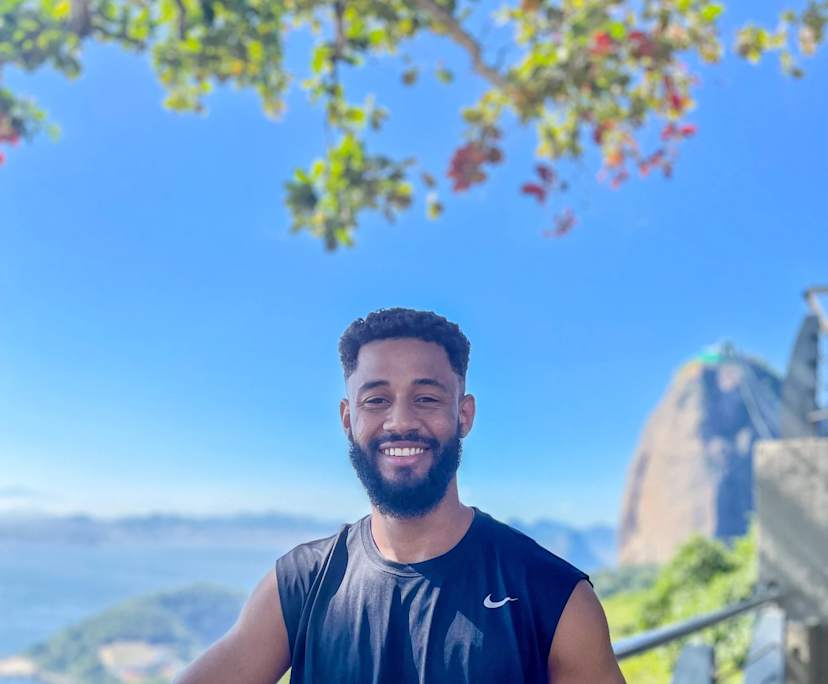 Felipe (30), $280, LGBTQIA+, Non-smoker, Have pets, and No children