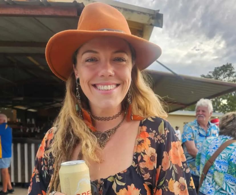 Danni (32), $250, Non-smoker, Have pets, and No children