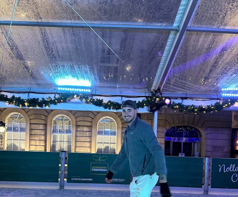 Tyler (25), $350, Non-smoker, No pets, and No children