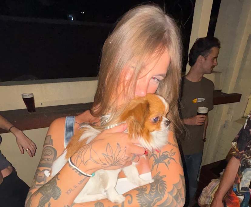 Emilia (24), $300, LGBTQIA+, Non-smoker, Have pets, and No children