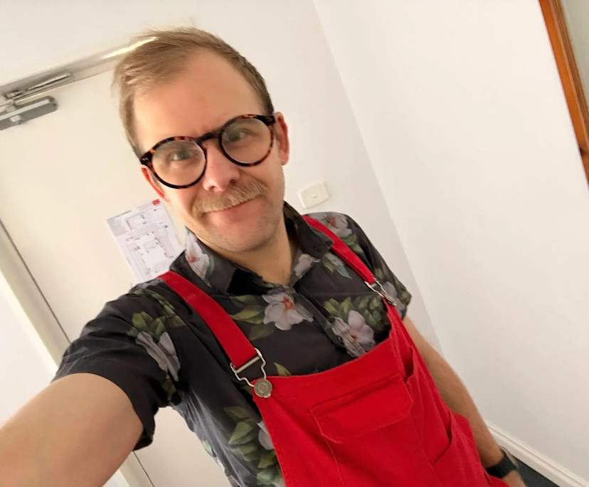 Lachlan (30), $250, LGBTQIA+, Non-smoker, No pets, and No children