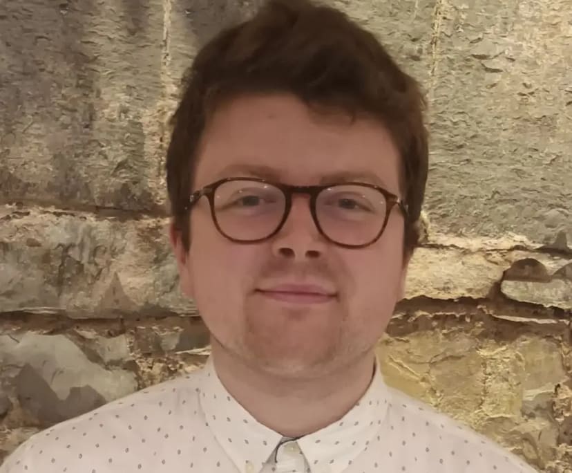 Rian (24), $350, Smoker, No pets, and No children