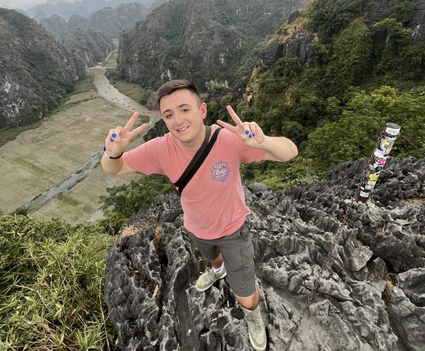 Ben (22), $350, LGBTQIA+, Non-smoker, No pets, and No children