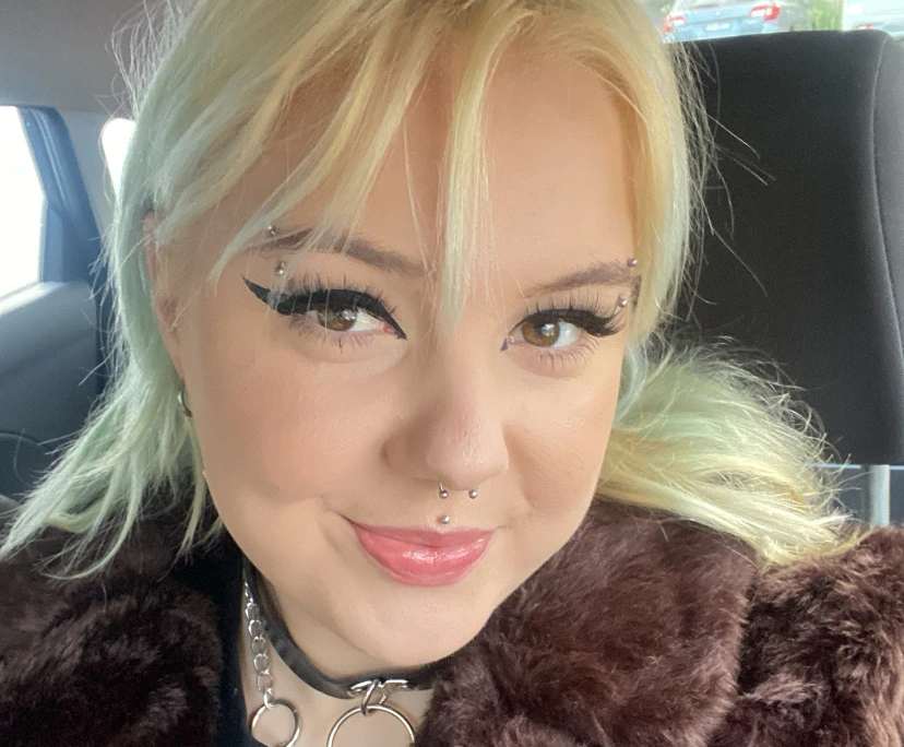 Bridget (28), $200, LGBTQIA+, Non-smoker, No pets, and No children