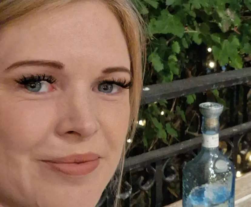 Stacey (38), $300, Non-smoker, No pets, and No children