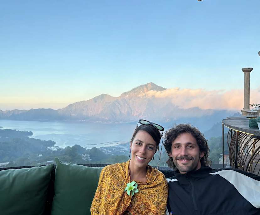 Facundo (25) and Lara (25), $550, 