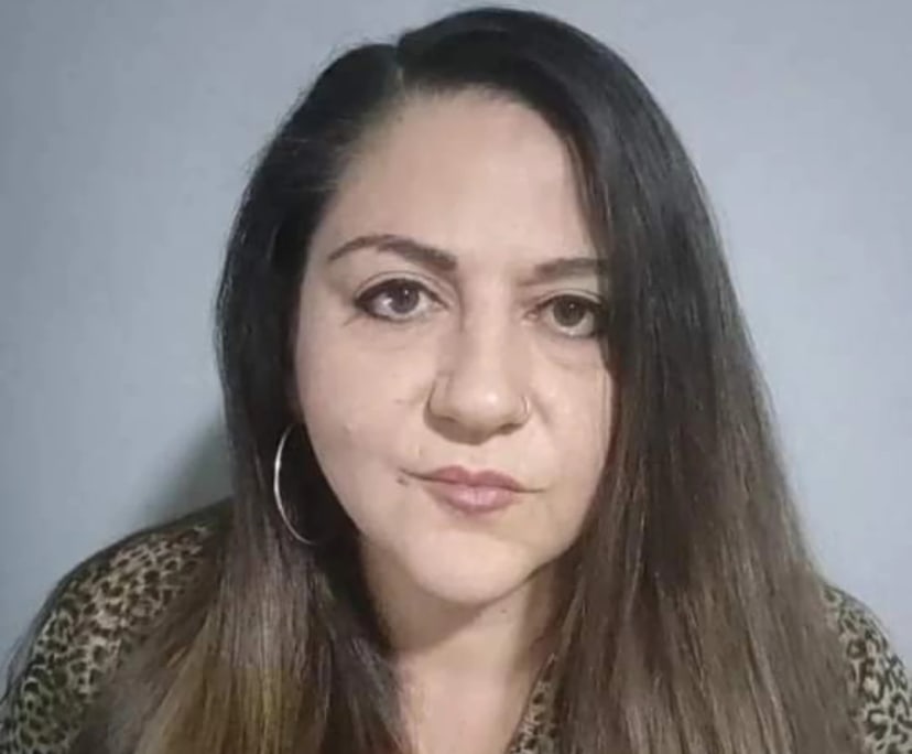 Marie (46), $250, Non-smoker, Have pets, and No children