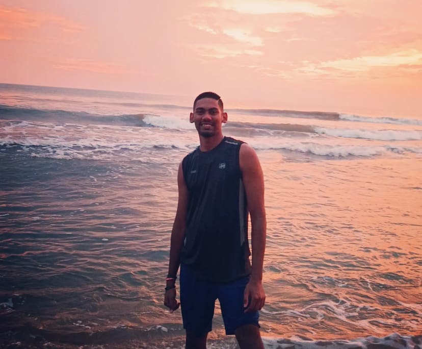 Linuka (21), $250, No children, Non-smoker, and No pets