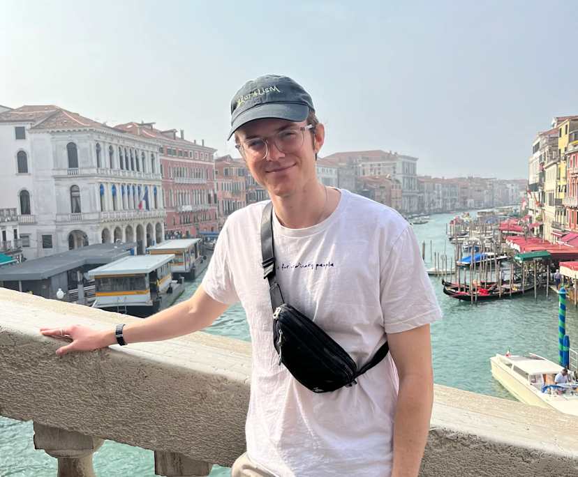 Talor (28), $450, LGBTQIA+, No pets, Non-smoker, and No children