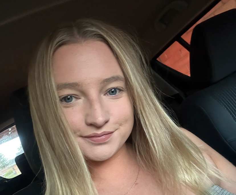 Maddie (30), $330, Non-smoker, Have pets, and No children
