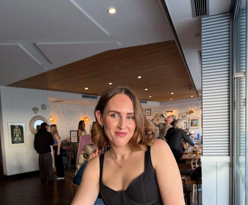 Esme (29), $400, Non-smoker, No pets, and No children
