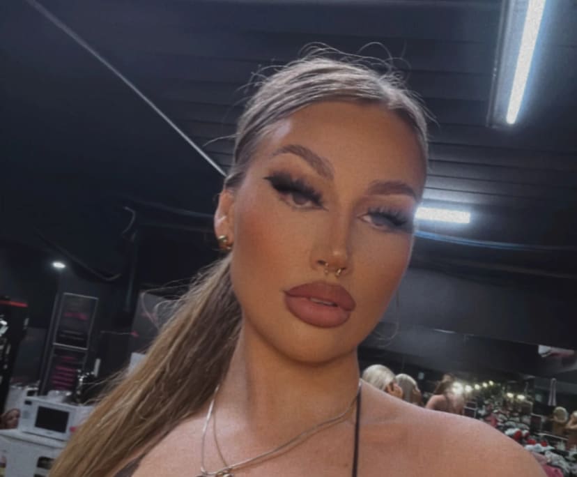 Jade (23), $600, No pets, Non-smoker, and No children