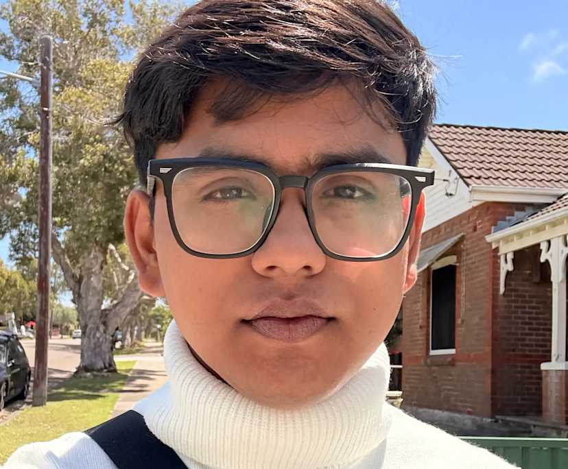 Shahriar (20) and Tasnia (20), $200, Smoker, No pets, and No children