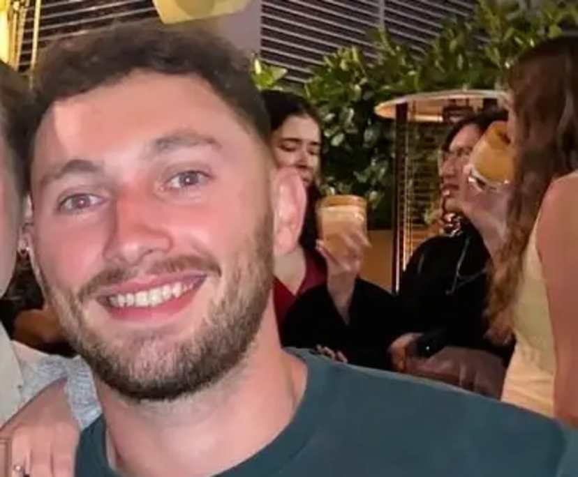 Colm (28), $450, Non-smoker, No pets, and No children