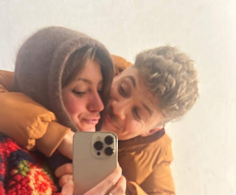 Anna (27) and Simone (30), $700, LGBTQIA+, Have pets, Smoker, and No children
