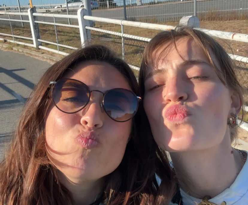 Manon (28) and Zoé (29), $400, Non-smoker, No pets, and No children