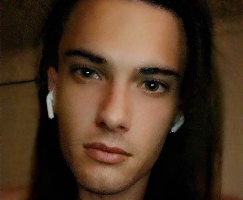 Jed (33), $400, LGBTQIA+, Smoker, No pets, and No children