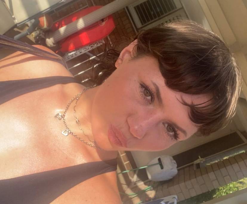 Katiecurll (25), $300, 