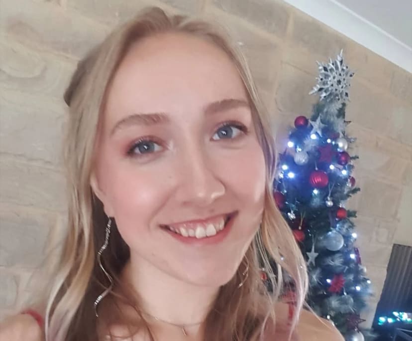 Sophia (25), $160, No pets, Non-smoker, and No children