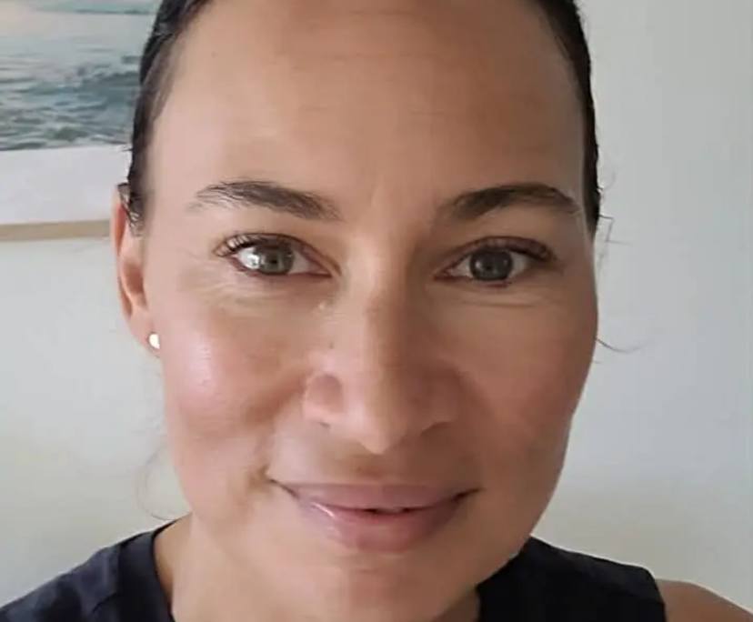 Sarah (45), $300, Non-smoker, No pets, and No children