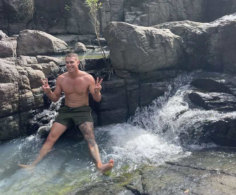 Luke (30), $400, No children, No pets, and Non-smoker