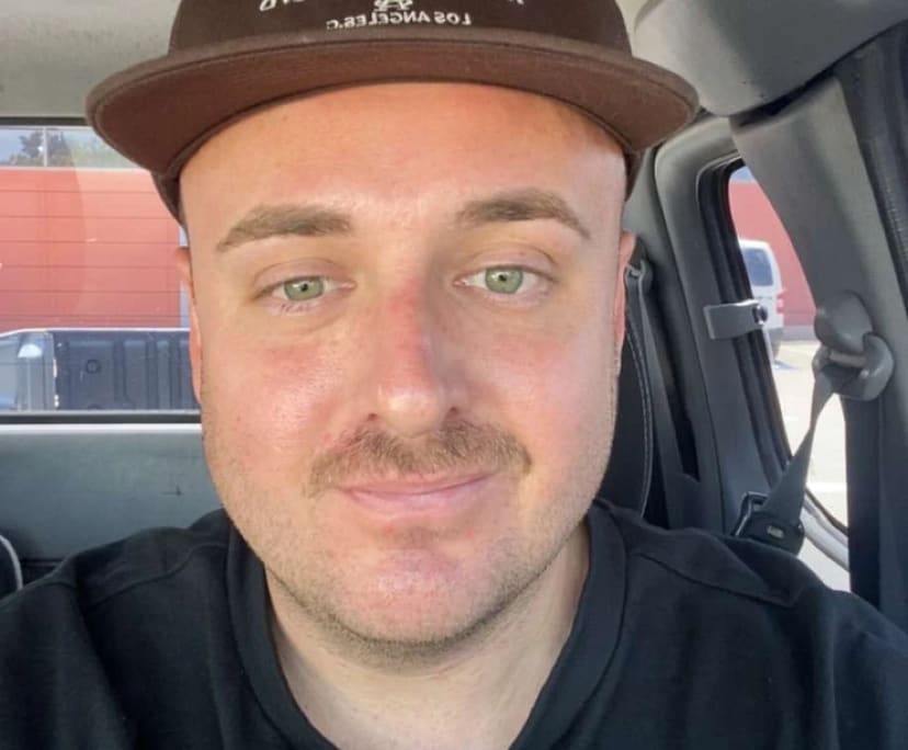 Michael (33), $250, Non-smoker, No pets, and No children