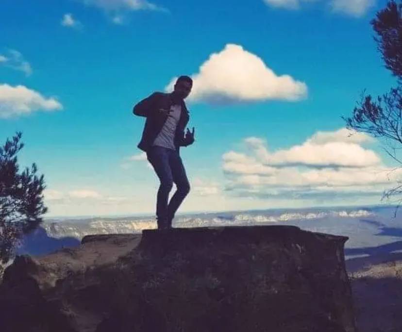 Nathan (25), $300, Non-smoker, No pets, and No children