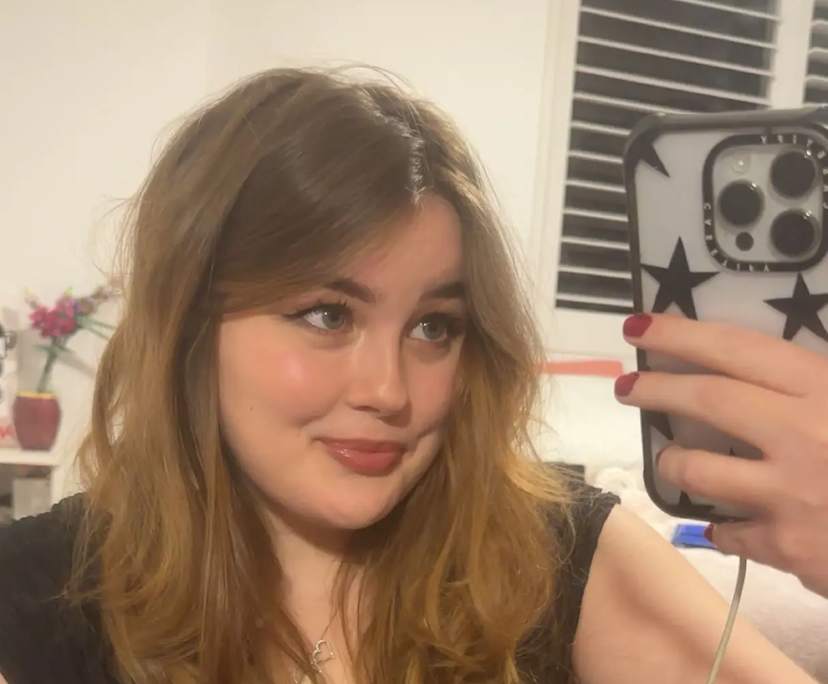 Zoë (23), $250, Non-smoker, No pets, No children, and LGBTQIA+