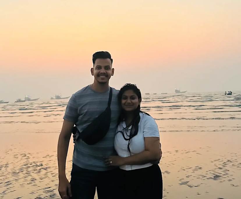 Ritik (25) and Shweta (27), $450, Non-smoker, Have pets, and No children