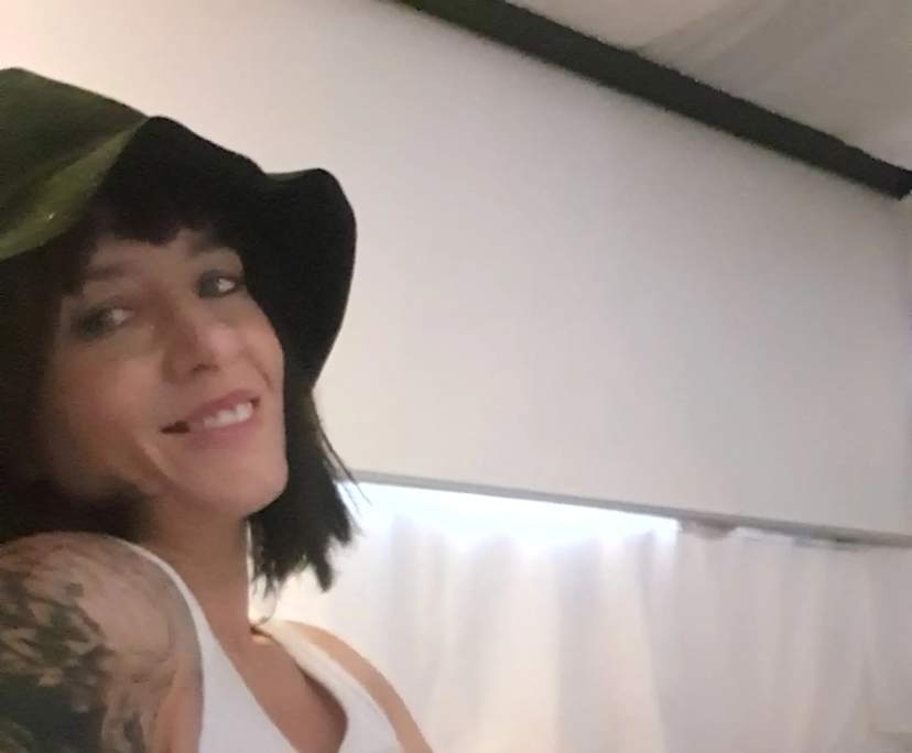 Leanne Williams (45), $400, No pets, Smoker, and No children