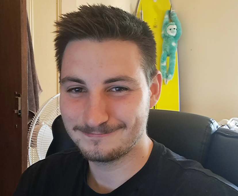 Lucas (21), $350, Non-smoker, Have pets, and No children