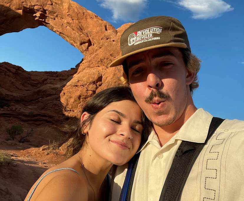 Mikayla (28) and Ian (26), $300, LGBTQIA+, Non-smoker, Have pets, and No children