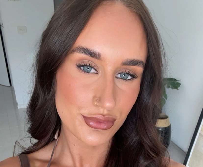 Liv (24), $300, Non-smoker, No pets, and No children