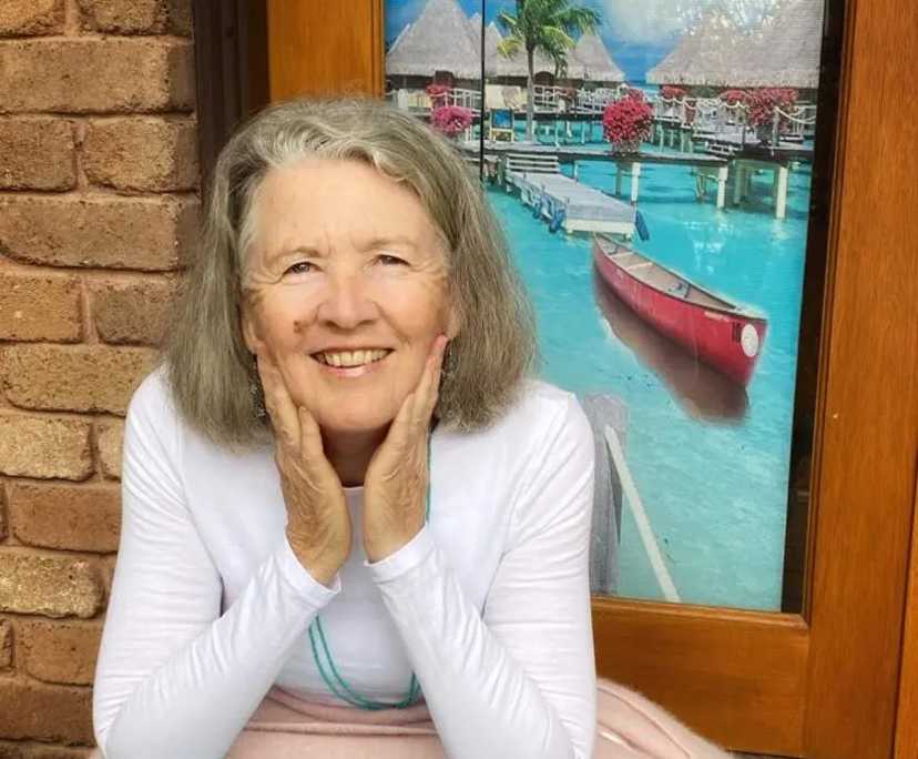 Evelyn (69), $300, No pets, Non-smoker, and No children