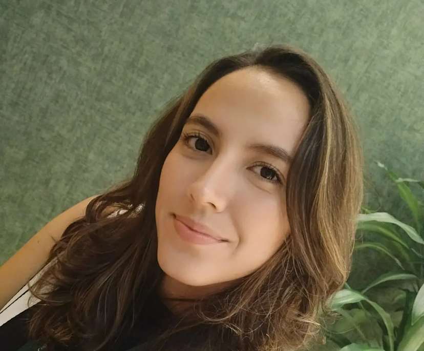 Juanita (26), $250, No pets, Non-smoker, and No children