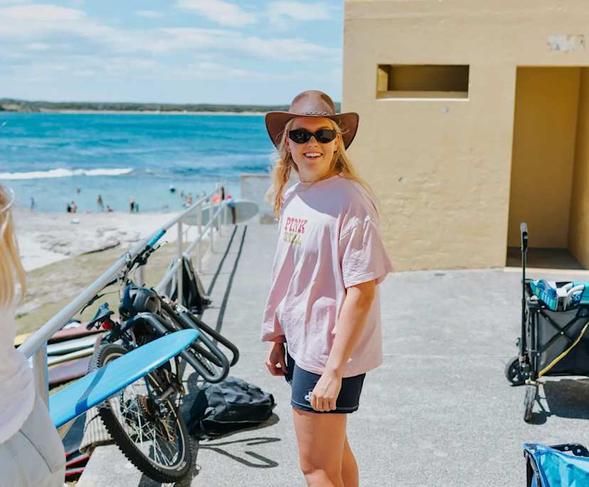 Mel (21), $200, Non-smoker, No pets, and No children