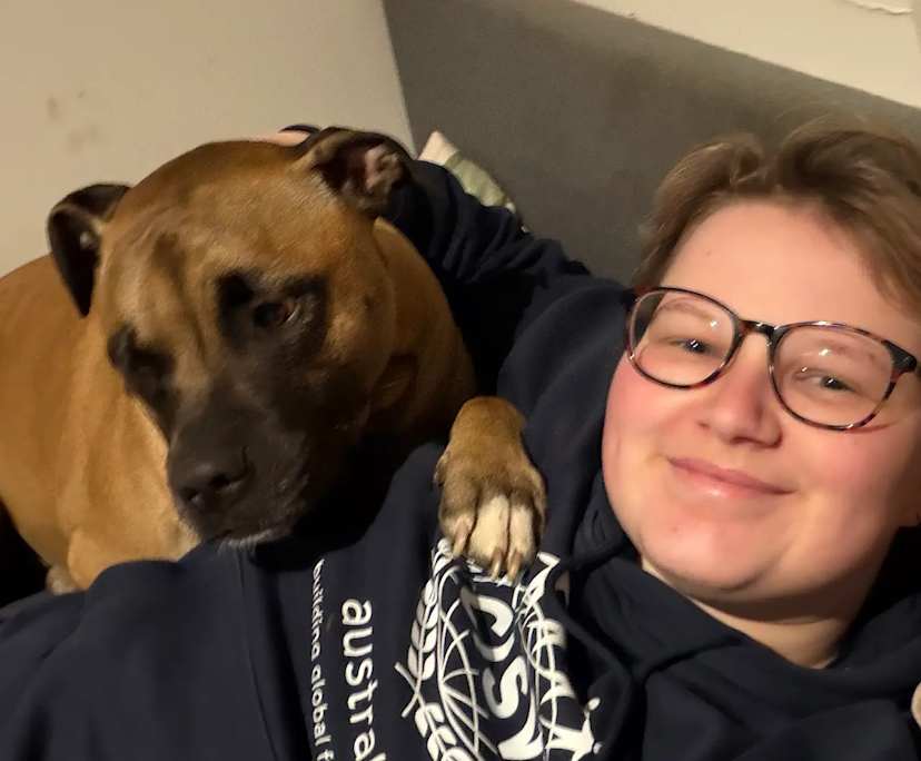 Molly (26), $250, Have pets, Non-smoker, No children, and LGBTQIA+
