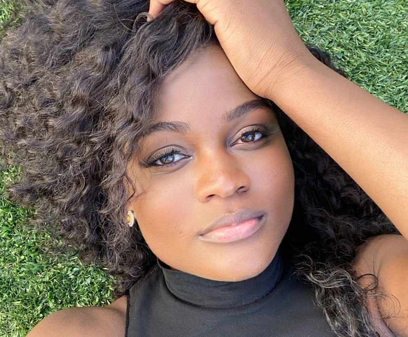 Lisa (33), $300, Have children, Non-smoker, and No pets