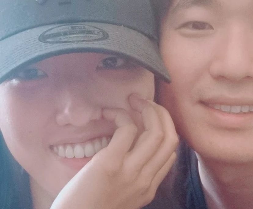 Sowon (30) and K.H (30), $400, 