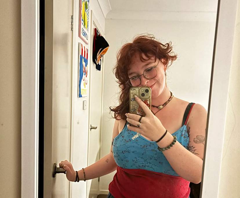Lucy (20), $300, Smoker, LGBTQIA+, No pets, and No children