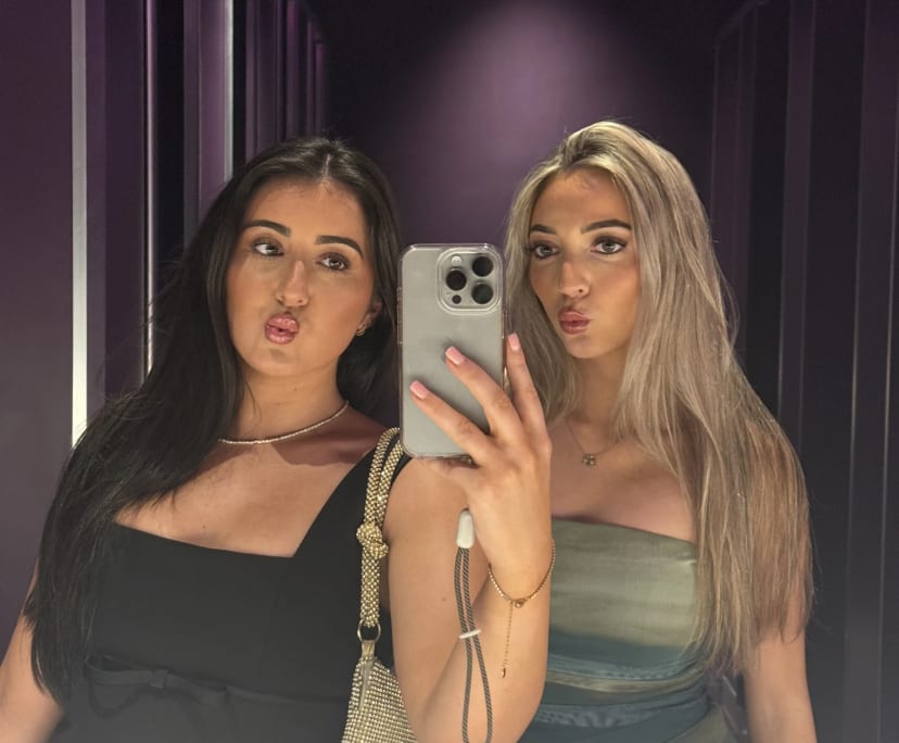 Sadie (23) and Olivia (23), $350, Non-smoker, No pets, and No children