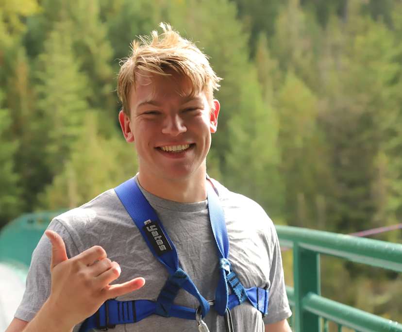 Martin (25), $500, Non-smoker, No pets, and No children