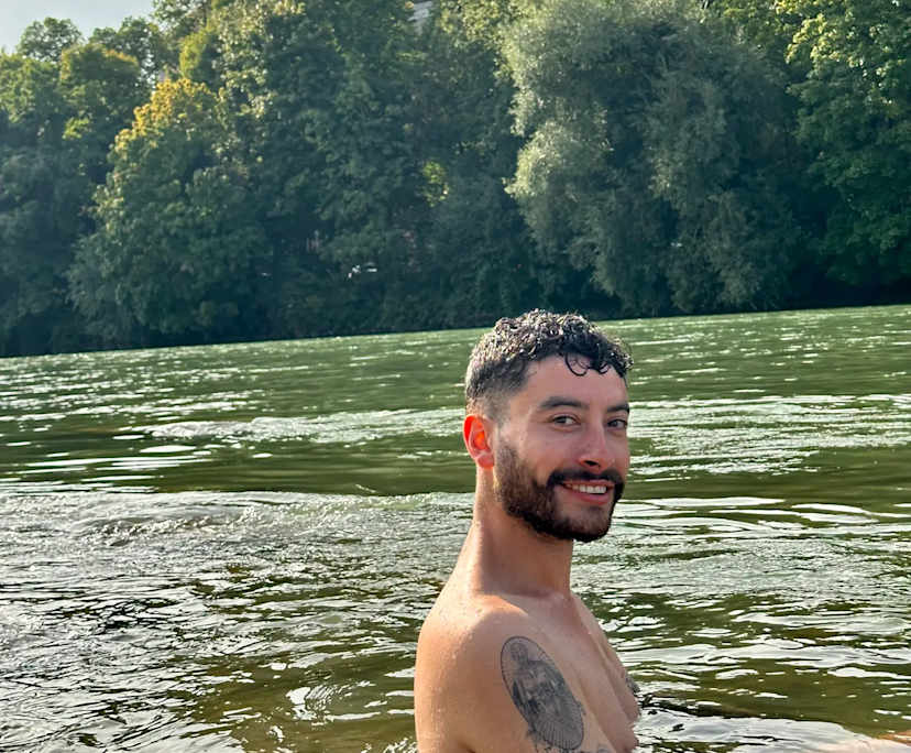 Fabian (30), $350, LGBTQIA+, Non-smoker, No pets, and No children