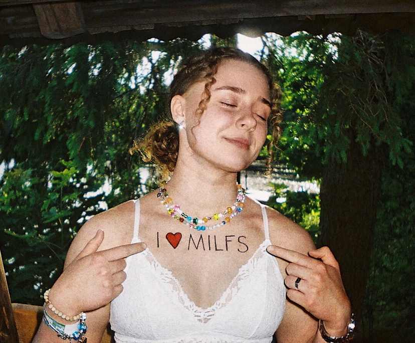 Gerda (23), $300, LGBTQIA+, Non-smoker, No pets, and No children