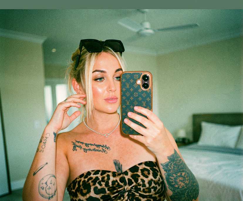 Kaitlyn (27), $700, Non-smoker, No pets, and No children