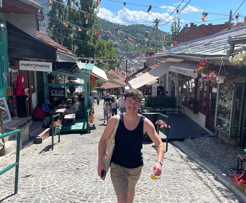 Eoin (25), $450, LGBTQIA+, Non-smoker, No pets, and No children